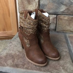 JustFab Brown and Gold Slouch Short Boot 8.5